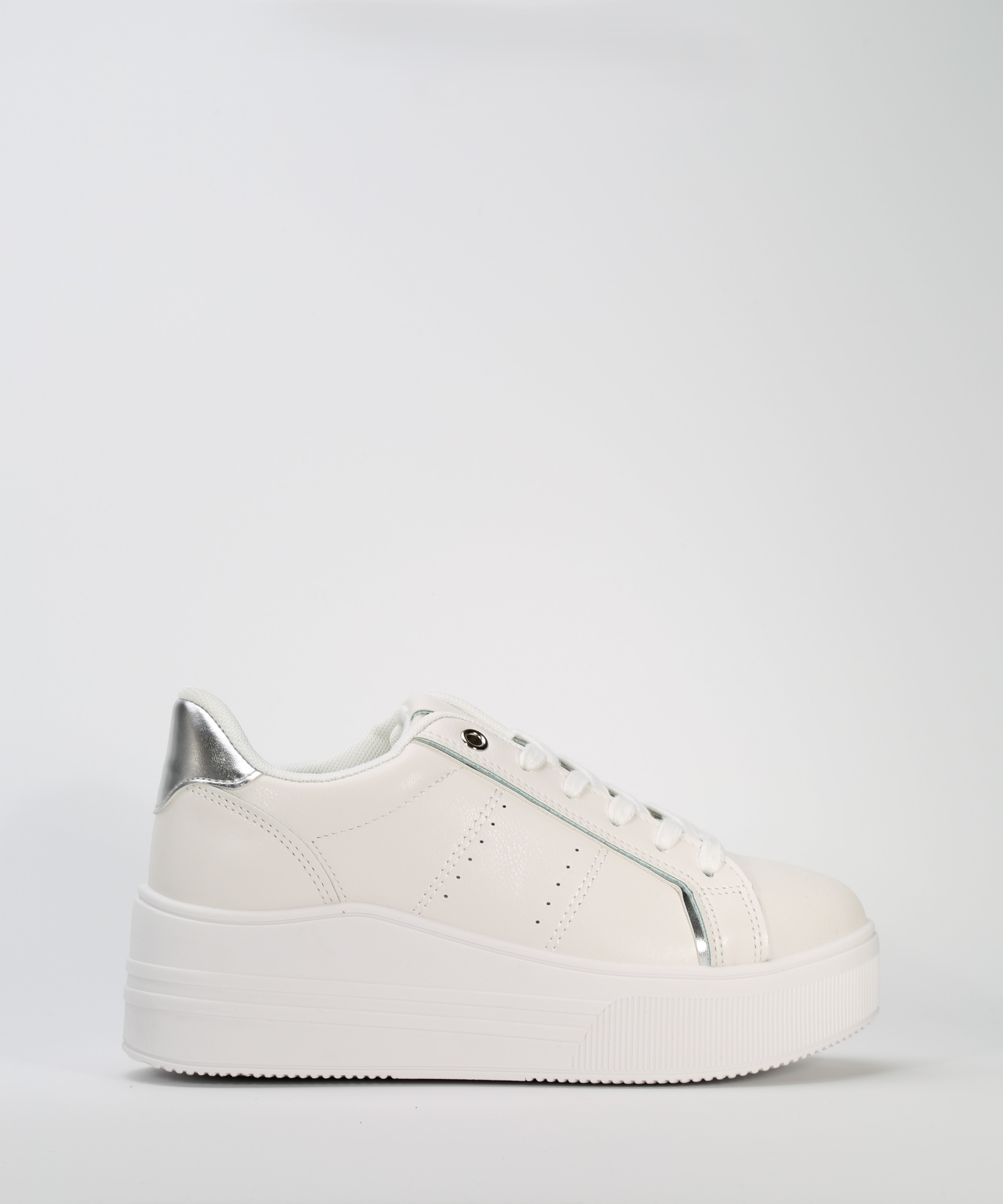 Zapatilla talonera metalizada